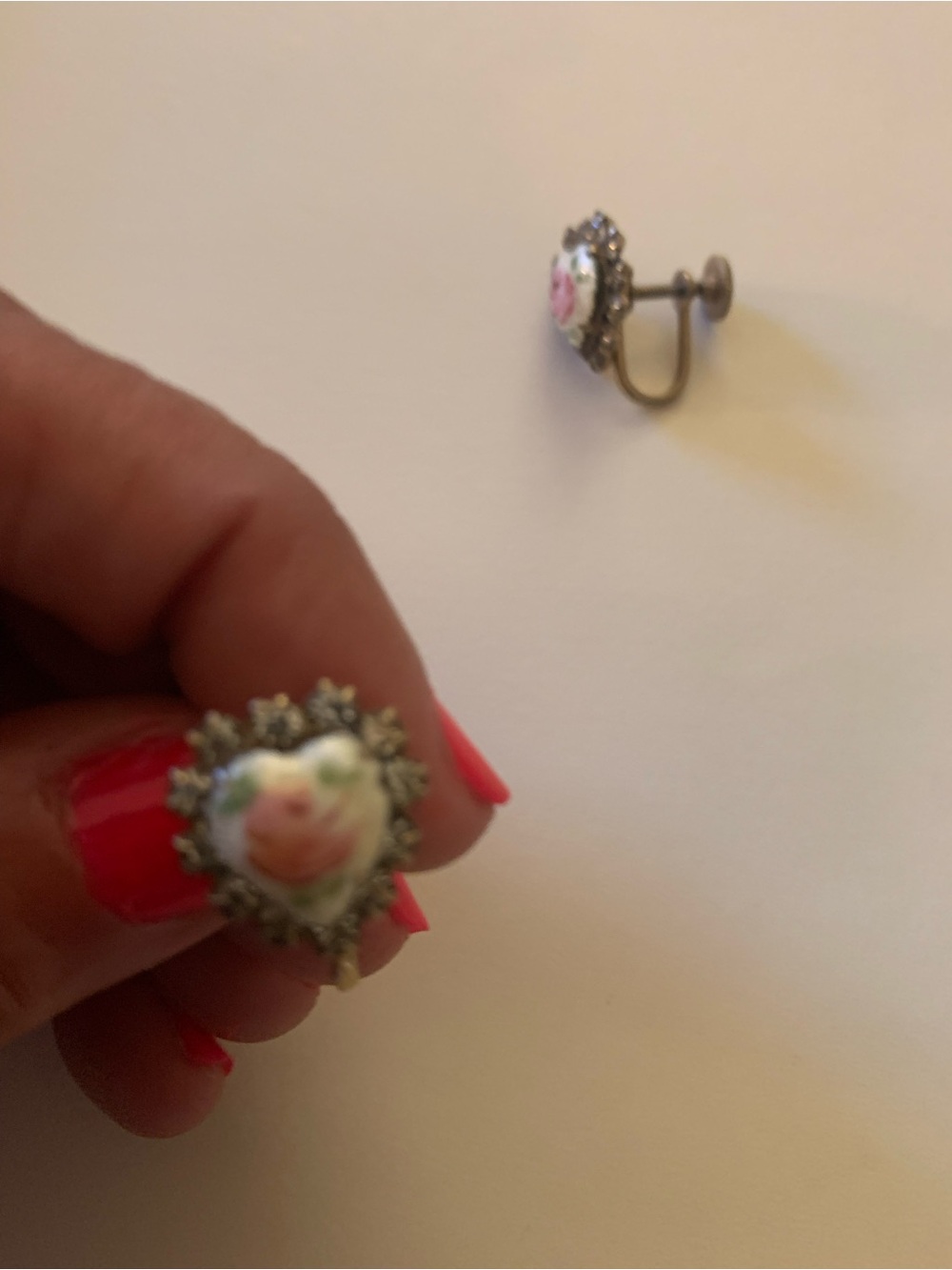 Vintage Heart Floral Porcelain Screw-Back Earrings - Pink